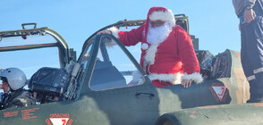 Дядо Коледа кацна в авиобаза „Безмер“ край Ямбол със самолет Су-25 (СНИМКИ)