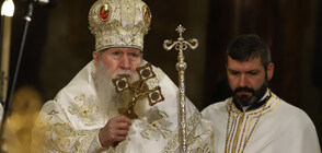 На празничната литургия: Патриарх Неофит благослови вярващите за Рождество (ВИДЕО+СНИМКИ)