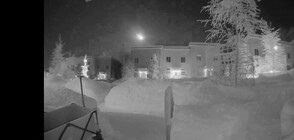 УНИКАЛНИ КАДРИ: Метеор озари нощното небе в Аляска (ВИДЕО)