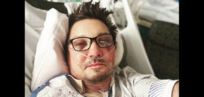 След тежкия инцидент със снегопочистваща машина: Джеръми Ренър сподели снимка от болничното легло (ВИДЕО)