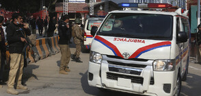 Взрив в джамия в Пакистан, има десетки жертви и ранени (ВИДЕО)