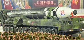 Рекорден брой балистични ракети на военен парад в Северна Корея (ВИДЕО+СНИМКИ)
