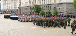 Военен парад за Деня на храбростта и водосвет на знамената (ВИДЕО+СНИМКИ)