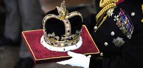 СИМВОЛИТЕ НА МОНАРХИЯТА: Ценните предмети от церемонията по короноването на Чарлз III (ВИДЕО)