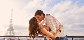 Учени разкриха откога хората се целуват