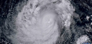 Сателитни изображения показват супертайфуна Мавар (ВИДЕО)