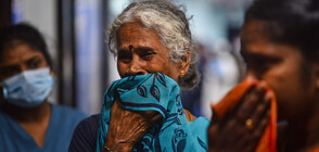 След влаковата катастрофа в Индия: Близки на загиналите разпознават телата им