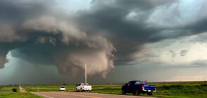 Кадри показват образуването на фуниевиден облак над Оклахома (ВИДЕО)
