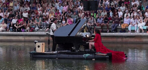 Концерт на „плаващо пияно” завладя Мадрид (ВИДЕО)