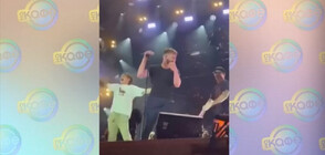 Синовете на Рики Мартин го изненадаха на сцената, танцувайки на негова песен (ВИДЕО)