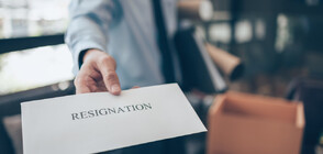 Порно, фалшива рускиня и 25 голи мъже: Най-неприличните поводи за политически оставки (ГАЛЕРИЯ)