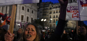 Хиляди аржентинки на шествие в защита на абортите (ВИДЕО)