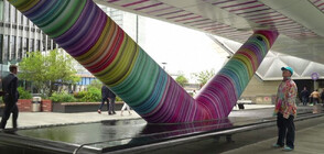Цветни арт инсталации се появиха на емблематични места в Лондон (ВИДЕО)
