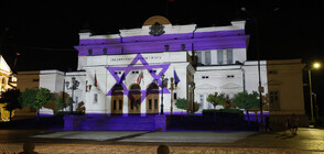 В знак на съпричастност: Българският парламент беше осветен в цветовете на израелския флаг