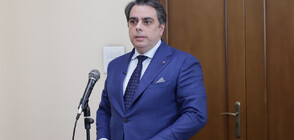 Василев: Радев е защитник на „Газпром", срам за президентската институция