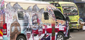 Чарлз III ще ползва специално изрисувани с графити коли в Кения (ВИДЕО)