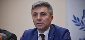 СЛЕД ОСТАВКАТА: Карадайъ със снимка от Турция
