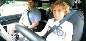 11-годишно момче тества проходимостта на автомобил (ВИДЕО)
