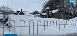 Силен сняг и бурен вятър: Стотици блокирани коли и места без ток в Англия