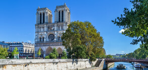 Франция ще опита да отвори отново "Нотр Дам" след година