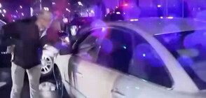Повдигнаха обвинение на мъжа, врязал се в кортежа на Байдън