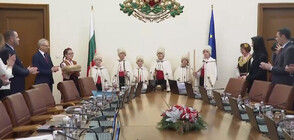 Деца коледари откриха заседанието на Министерския съвет (ВИДЕО)