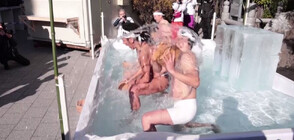 С пречистващ ритуал в ледени води японците отбелязаха новата година (ВИДЕО)