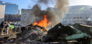 Протестиращи фермери атакуваха полицията и палиха пожари пред ЕП (ВИДЕО+СНИМКИ)