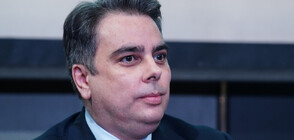Василев: Няма да вдигаме данъци, икономиката е стабилна