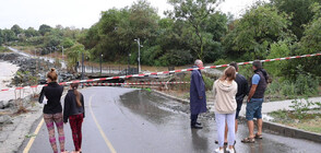 Затвориха мост в Царево, река Черна повиши нивото си заради валежи
