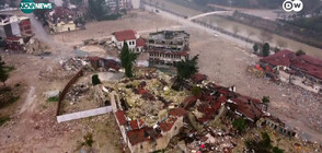 Година след мощните земетресения в Турция: Докъде стигна възстановяването (ВИДЕО)