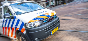 Полицията в Амстердам отцепи района около централна метростанция