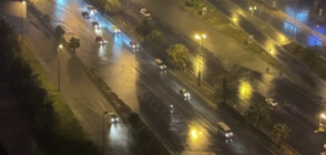 Проливни дъждове наводниха улиците на Бахрейн (ВИДЕО)