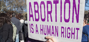 Протести в Аризона: Ново решение на съда ограничава правото на аборт (ВИДЕО)