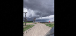 Заснеха отблизо мощно торнадо в Айова (ВИДЕО)