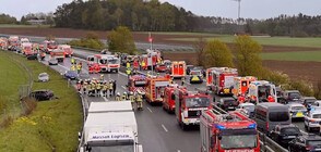 Затворени пътища и десетки ранени след катастрофи заради заледяване в Германия