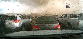 Камера на автомобил засне отблизо преминаването на торнадо (ВИДЕО)