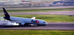 Самолет се приземи „по корем” на летището в Истанбул (ВИДЕО)