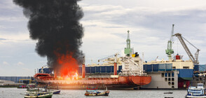 Голям пожар на пристанището в Солун (СНИМКИ)