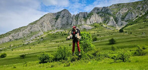 Планински спасители тестваха летящи раници в Румъния (ВИДЕО+СНИМКИ)