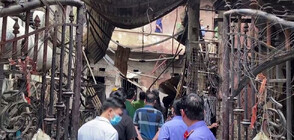 Пожар изпепели до основи многоетажна сграда в Ханой, има жертви (ВИДЕО)