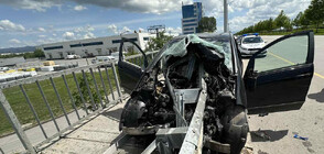 Мантинела разряза кола при тежка катастрофа в София, шофьорът оцеля по чудо (СНИМКИ)