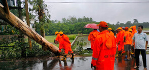 Над 1 милион евакуирани след циклон в Бангладеш и Индия (ВИДЕО+СНИМКИ)