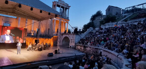 Една легенда на 80: Грандиозен спектакъл за юбилея на Цветана Манева в Пловдив (СНИМКИ)