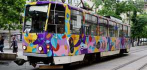 Кои герои красят трамвая на приказките в София (ВИДЕО)