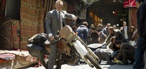 Даниел Крейг се изправя срещу Хавиер Бардем в „007 координати: Скайфол“