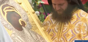 Икона на Пресвета Богородица посрещнаха в София