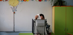 Проблеми с вота: Машините изкарват бели разписки, не отчитат за кои избори е подаден гласът