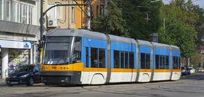 Трамвай дерайлира в София
