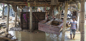 Наводнения засегнаха над 2 млн. души в Бангладеш, има загинали (ВИДЕО+СНИМКИ)